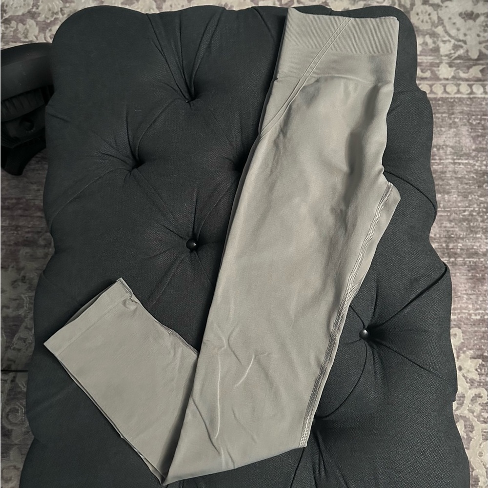 Oner Active effortless leggings size Medium color warm sand